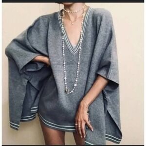 House of Harlow 1960 Poncho V-Neck Sweater One Size